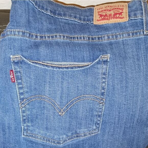 Levi's plus size Midi Denim Skirt - Picture 3 of 4